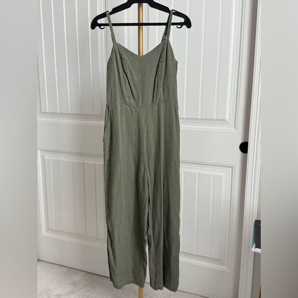 Old Navy Linen-Blend V-Neck Cami Jumpsuit | Size Small - Picture 2 of 5